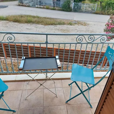 Kalypso F Hébergement de vacances Eleonas